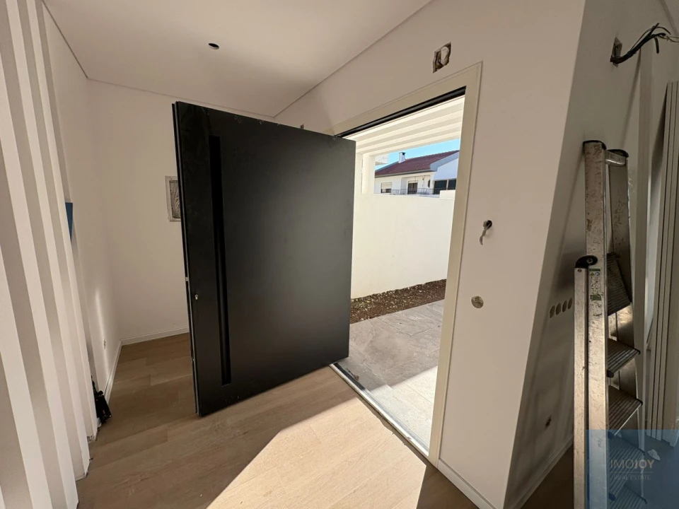 Moradia T3 para Venda em São Domingos de Rana Foto 8