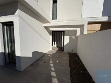 Moradia T3 para Venda em São Domingos de Rana