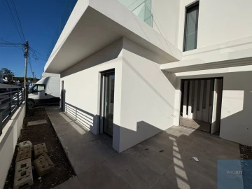 Moradia T3 para Venda em São Domingos de Rana