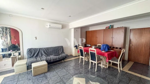 Negócio para Venda em Quarteira