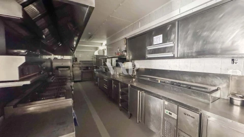 Negócio para Venda em Quarteira