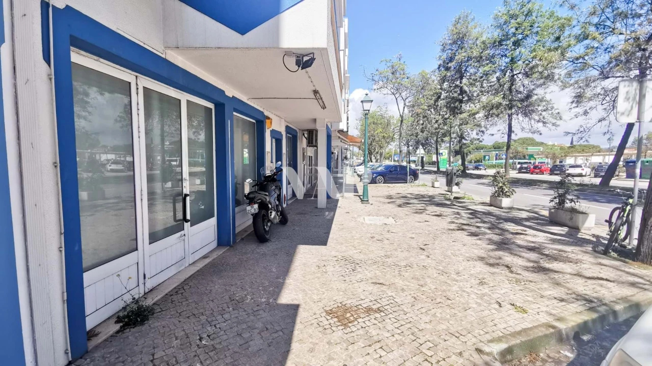 Negócio para Venda em Quarteira Foto 6