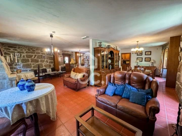 Moradia T6 para Venda em Ovoa e Vimieiro