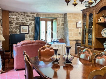 Moradia T6 para Venda em Ovoa e Vimieiro