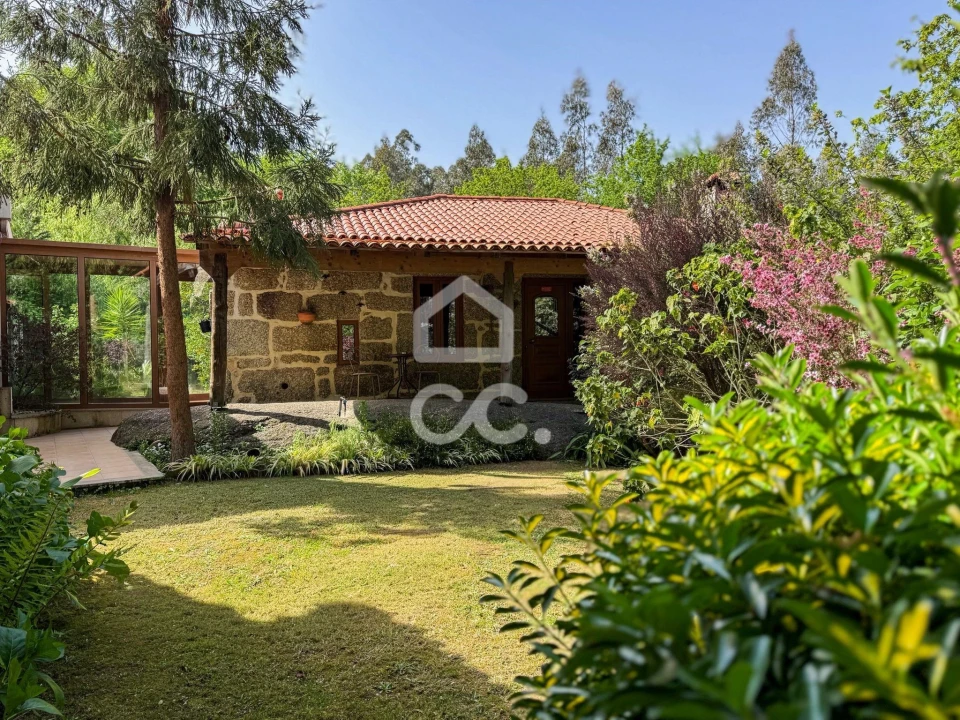 Moradia T6 para Venda em Ovoa e Vimieiro Foto 1