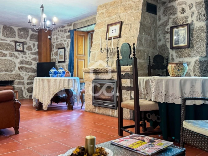 Moradia T6 para Venda em Ovoa e Vimieiro Foto 8