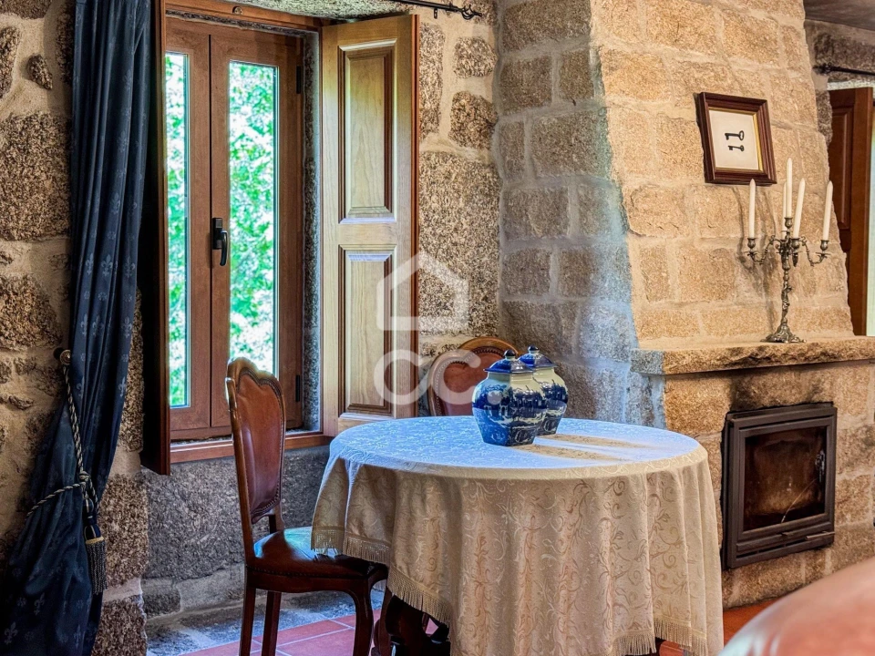 Moradia T6 para Venda em Ovoa e Vimieiro Foto 13