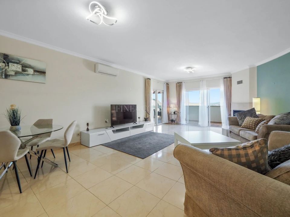 Apartamento T2 para Venda em Estômbar e Parchal Foto 1