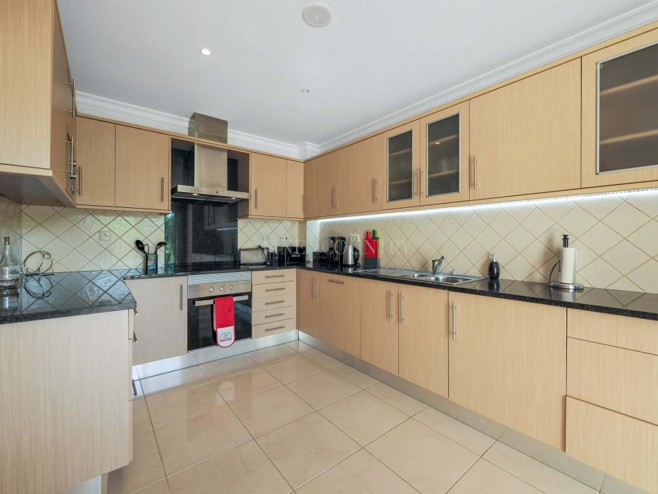 Apartamento T2 para Venda em Estômbar e Parchal Foto 7