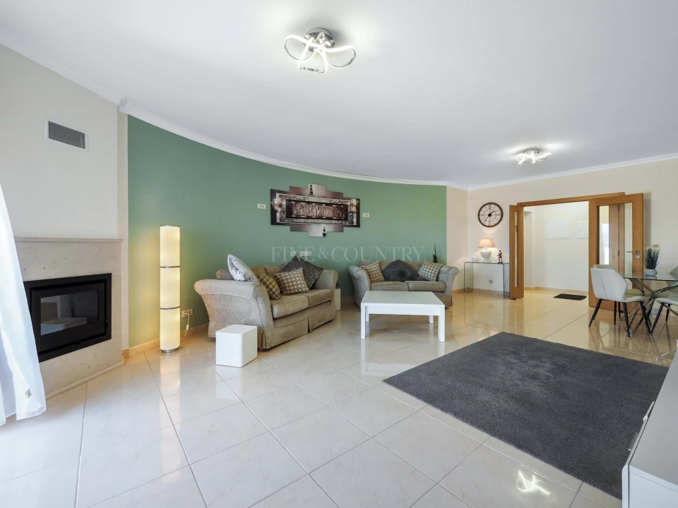 Apartamento T2 para Venda em Estômbar e Parchal Foto 5