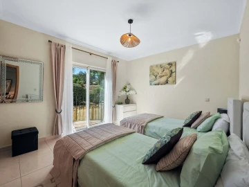 Apartamento T2 para Venda em Estômbar e Parchal