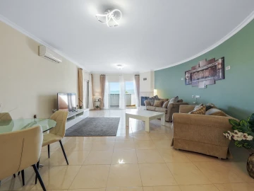 Apartamento T2 para Venda em Estômbar e Parchal