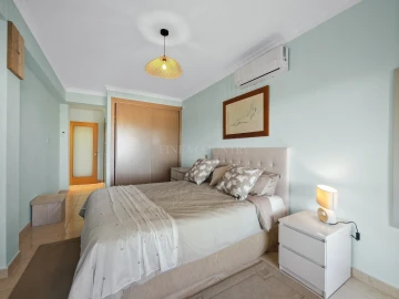 Apartamento T2 para Venda em Estômbar e Parchal