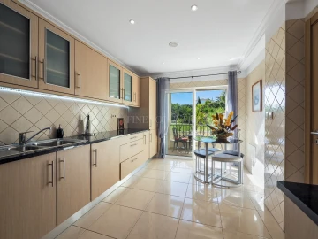 Apartamento T2 para Venda em Estômbar e Parchal