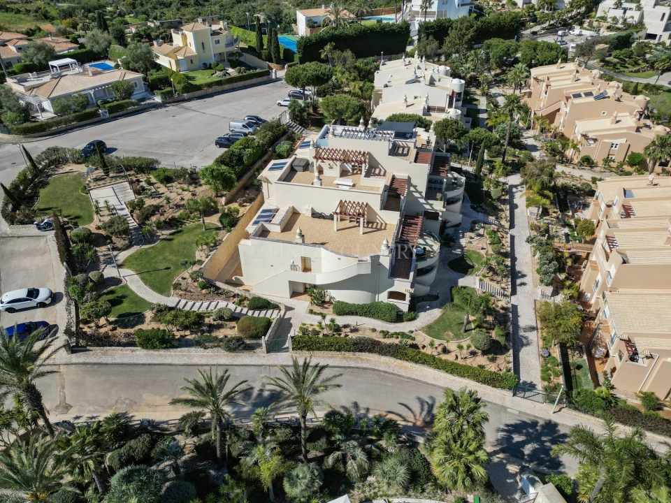 Apartamento T2 para Venda em Estômbar e Parchal Foto 32