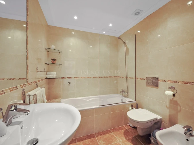 Apartamento T2 para Venda em Estômbar e Parchal Foto 14