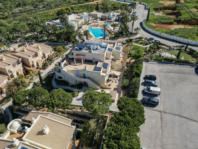 Apartamento T2 para Venda em Estômbar e Parchal Foto 33