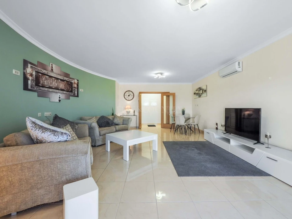 Apartamento T2 para Venda em Estômbar e Parchal Foto 4