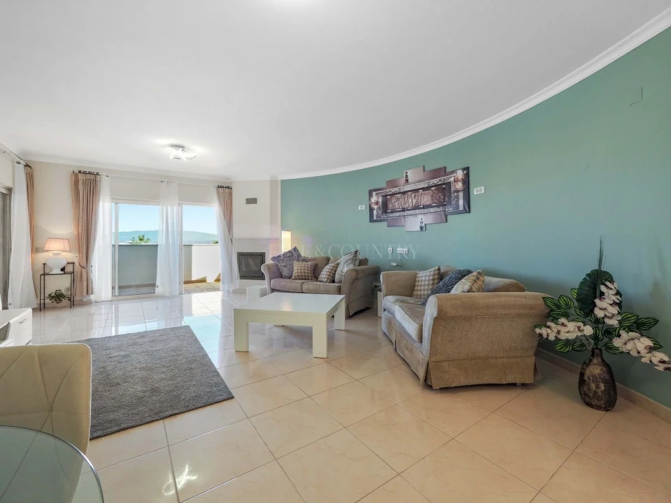 Apartamento T2 para Venda em Estômbar e Parchal Foto 3