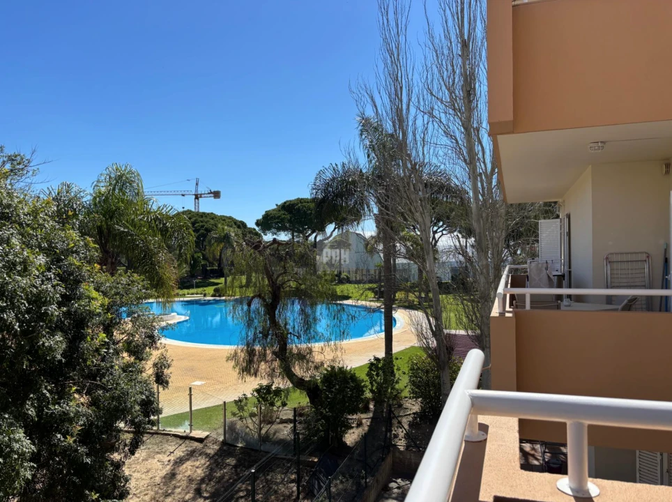 Apartamento T2 para Venda em Quarteira Foto 3