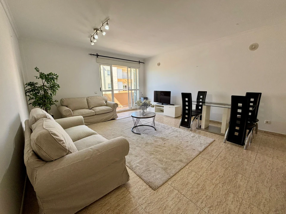 Apartamento T2 para Venda em Quarteira Foto 4
