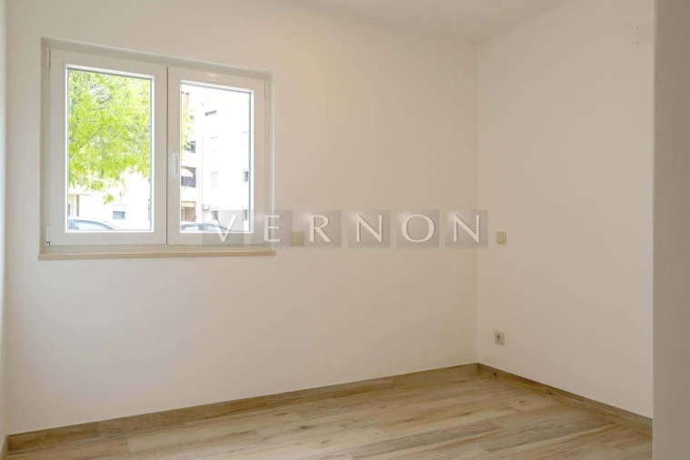 Apartamento T1 para Venda em Silves Foto 8