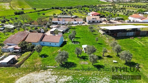 Moradia T2 para Venda em São Bento do Cortiço e Santo Estêvão