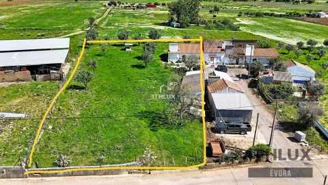 Moradia T2 para Venda em São Bento do Cortiço e Santo Estêvão