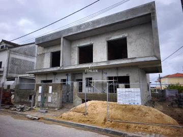 Apartamento T4 para Venda em Fernao Ferro