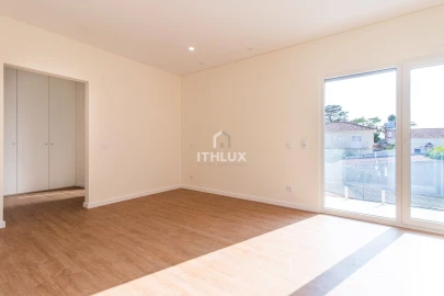 Apartamento T4 para Venda em Fernao Ferro