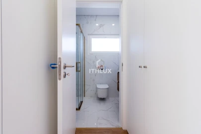 Apartamento T4 para Venda em Fernao Ferro