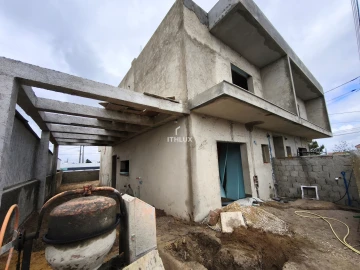 Apartamento T4 para Venda em Fernao Ferro