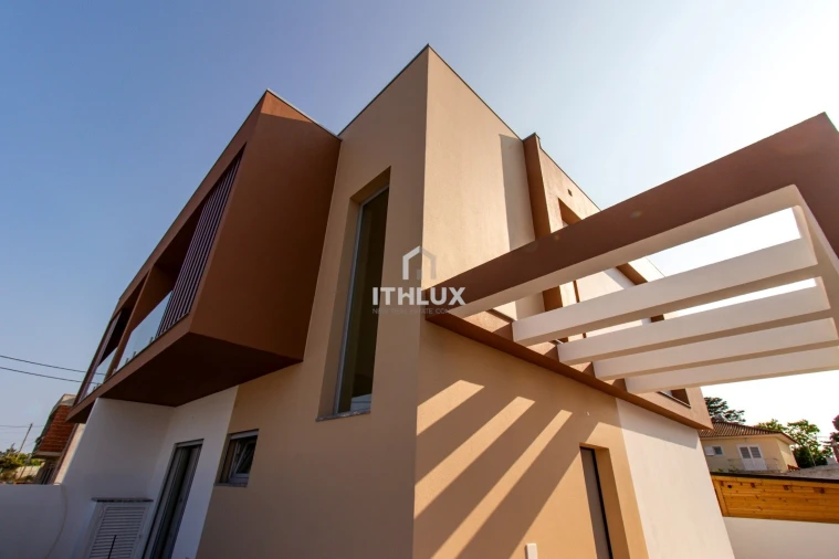 Apartamento T4 para Venda em Fernao Ferro Foto 2