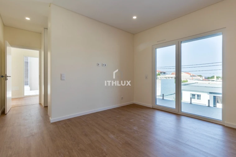 Apartamento T4 para Venda em Fernao Ferro Foto 39