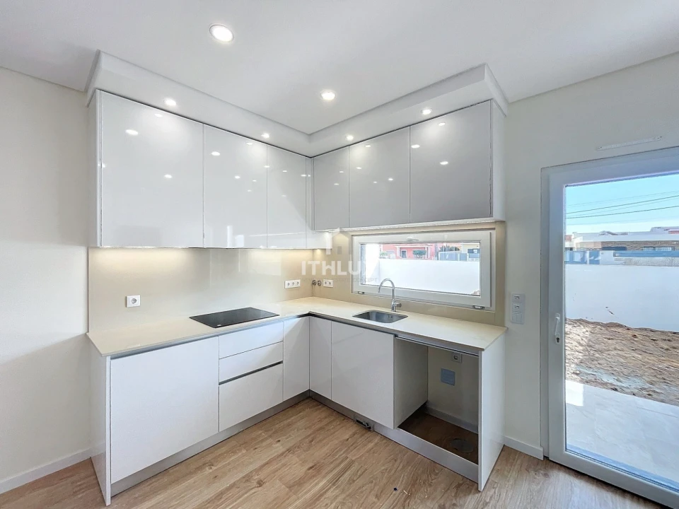 Apartamento T3 para Venda em Fernao Ferro Foto 33