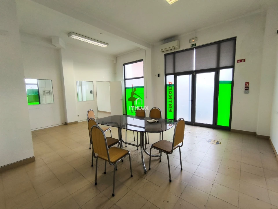 Negócio para Venda em Pinhal Novo Foto 1