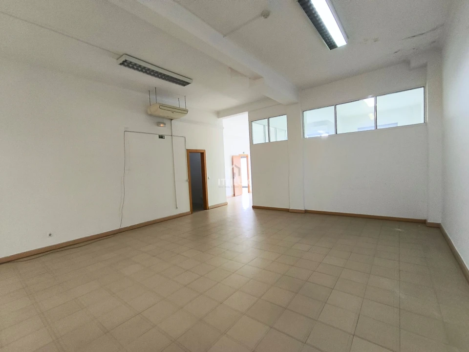 Negócio para Venda em Pinhal Novo Foto 14