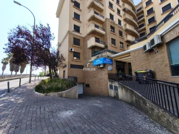 Negócio para Venda em Santo António dos Cavaleiros e Frielas