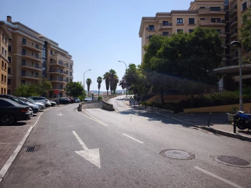 Negócio para Venda em Santo António dos Cavaleiros e Frielas