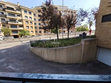 Negócio para Venda em Santo António dos Cavaleiros e Frielas