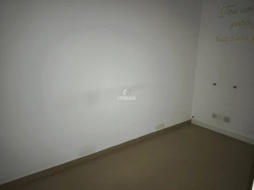 Negócio para Venda em Santo António dos Cavaleiros e Frielas