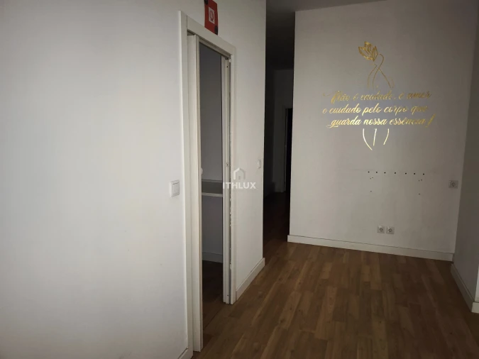 Negócio para Venda em Santo António dos Cavaleiros e Frielas Foto 20