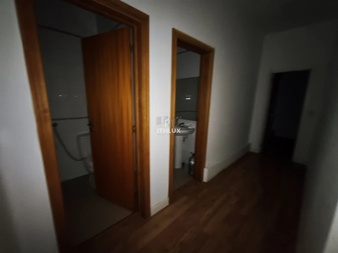 Negócio para Venda em Santo António dos Cavaleiros e Frielas Foto 15