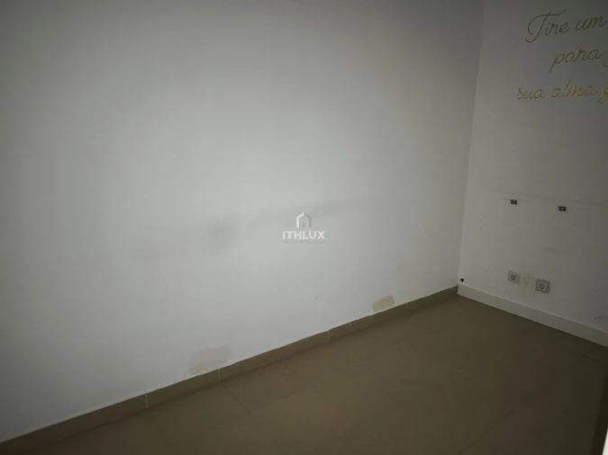 Negócio para Venda em Santo António dos Cavaleiros e Frielas Foto 25