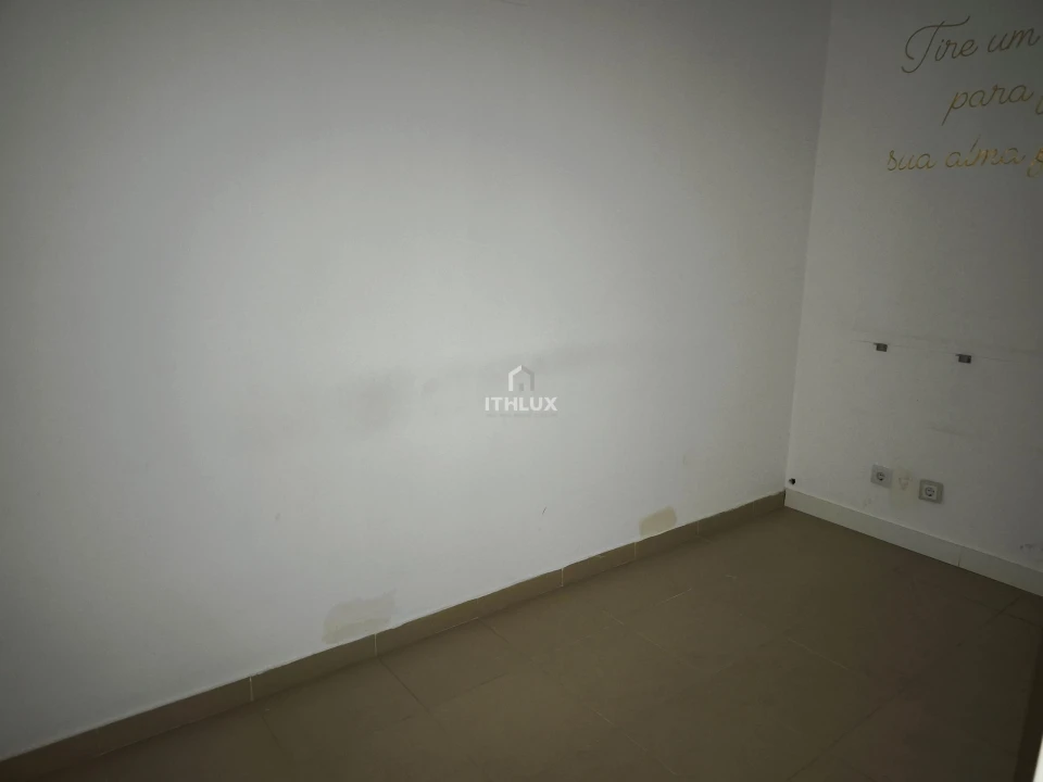 Negócio para Venda em Santo António dos Cavaleiros e Frielas Foto 25