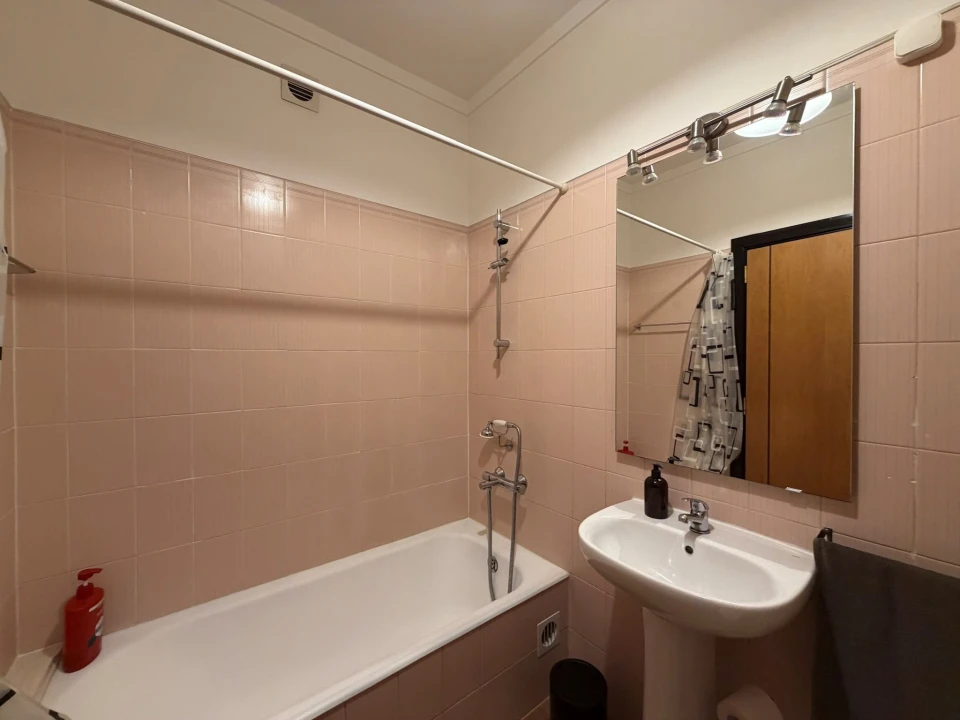 Apartamento T1 para Venda em Venteira Foto 22