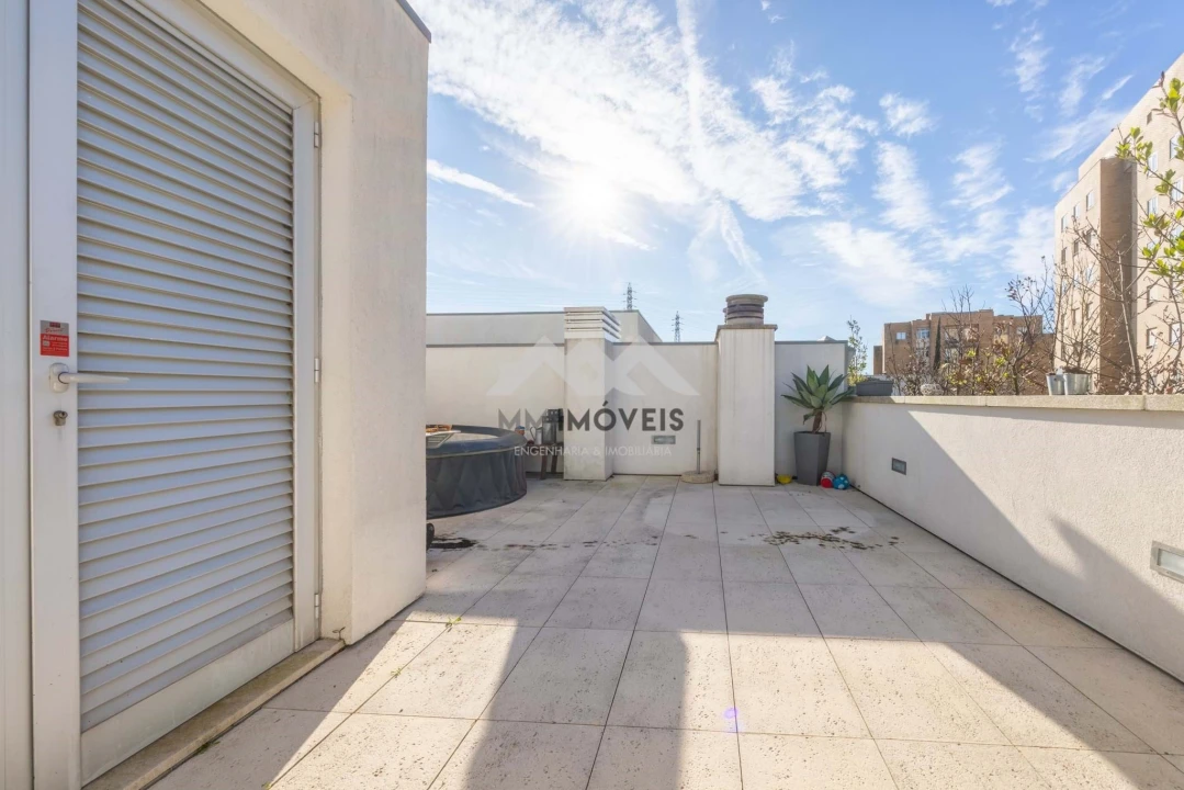 Terreno para Venda em Cidade da Maia Foto 29