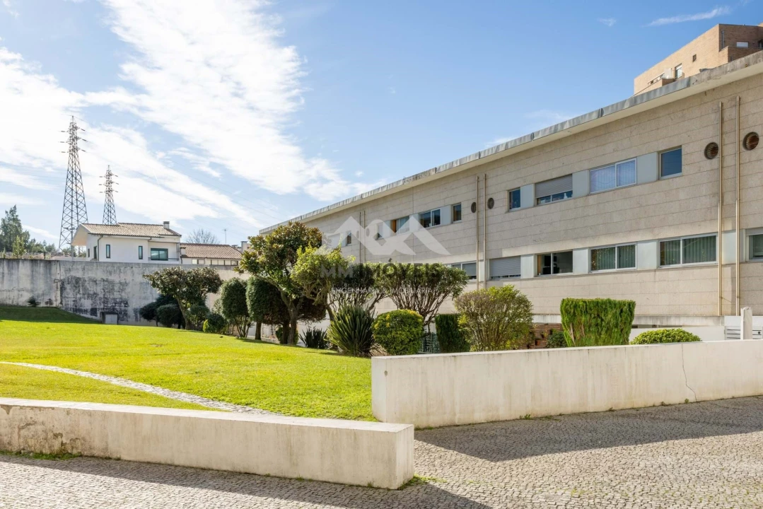 Terreno para Venda em Cidade da Maia Foto 26