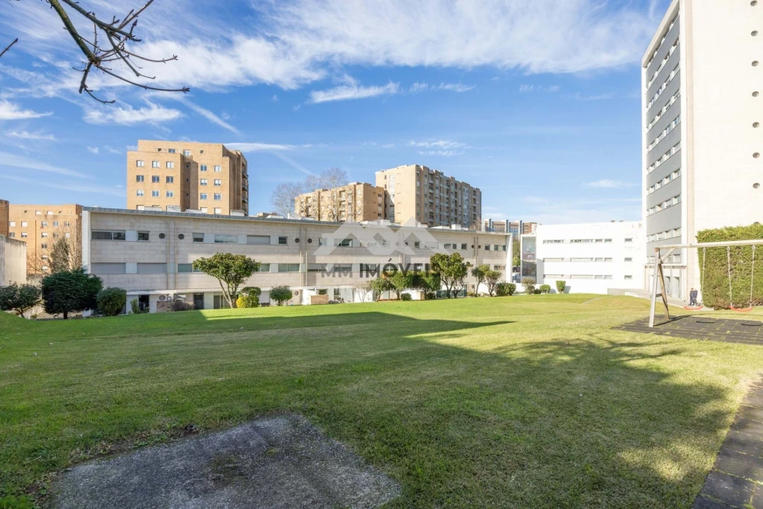 Terreno para Venda em Cidade da Maia Foto 33