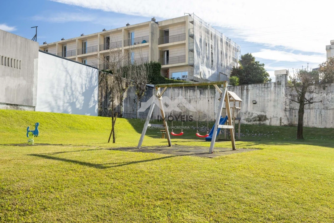 Terreno para Venda em Cidade da Maia Foto 15